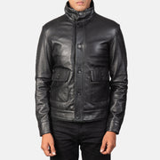 
Norman Black Hooded Bomber Leather Puffer Jacket - Oldalnézet az ergonomikus ujjkialakítással