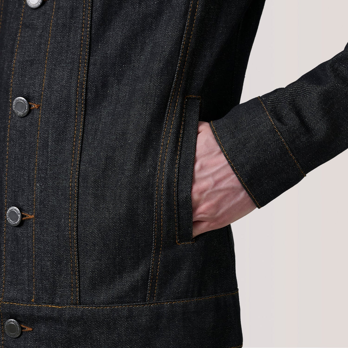 
Belső bélés nézet Showing Quilted Viscose Lining & Két funkcionális belső zseb