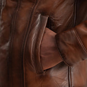 
Belső bélés nézet Showing Fully Faux Fur Lined & Két funkcionális belső zseb