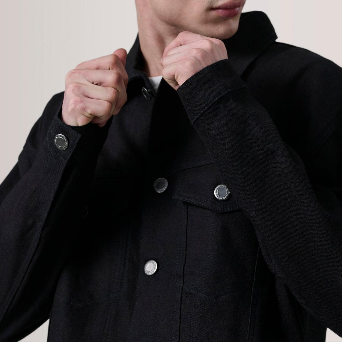
Belső bélés nézet Showing Quilted Viscose Lining & Két funkcionális belső zseb