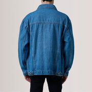 
Közeli részlet of Classic Collar & Heavy-Duty Zipper Hardware on Eddie Dark Kék Oversized Denim Trucker Bőrdzseki Férfi For Men