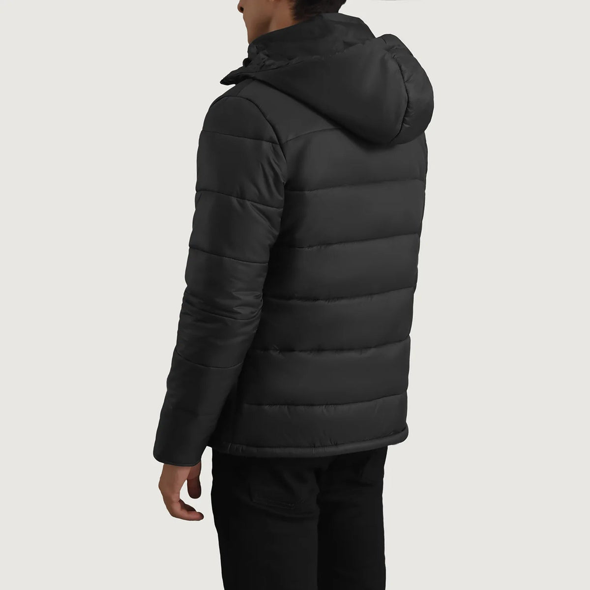 
Közeli részlet of Classic Collar & Zipper With Wind Flap Hardware on Erico Fekete Hooded Puffer Bőrdzseki Férfi