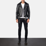
Furton Black Leather Biker Jacket - Oldalnézet az ergonomikus ujjkialakítással