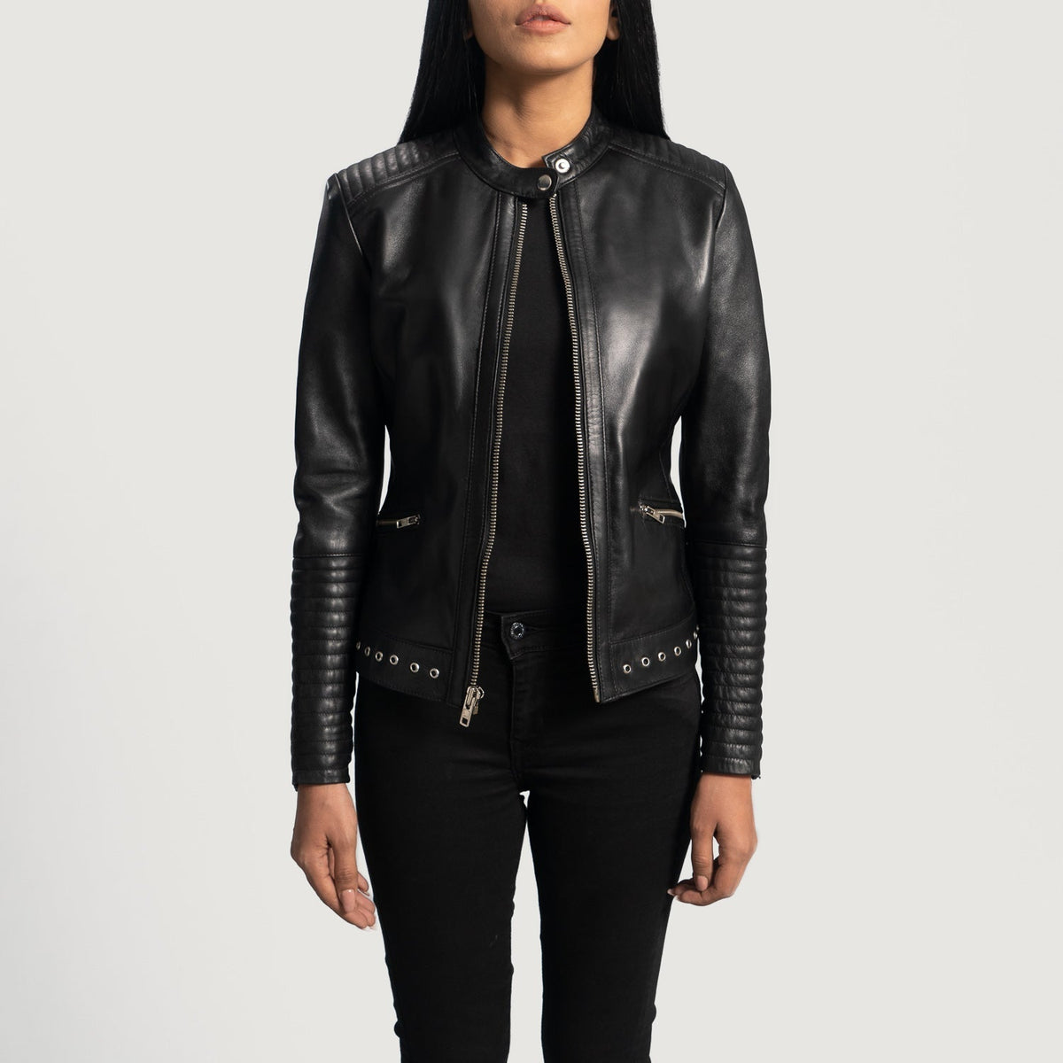 
Black Sheepskin Leather Biker Jacket - Hátulnézet precíz vállilleszkedéssel és tiszta szegéllyel