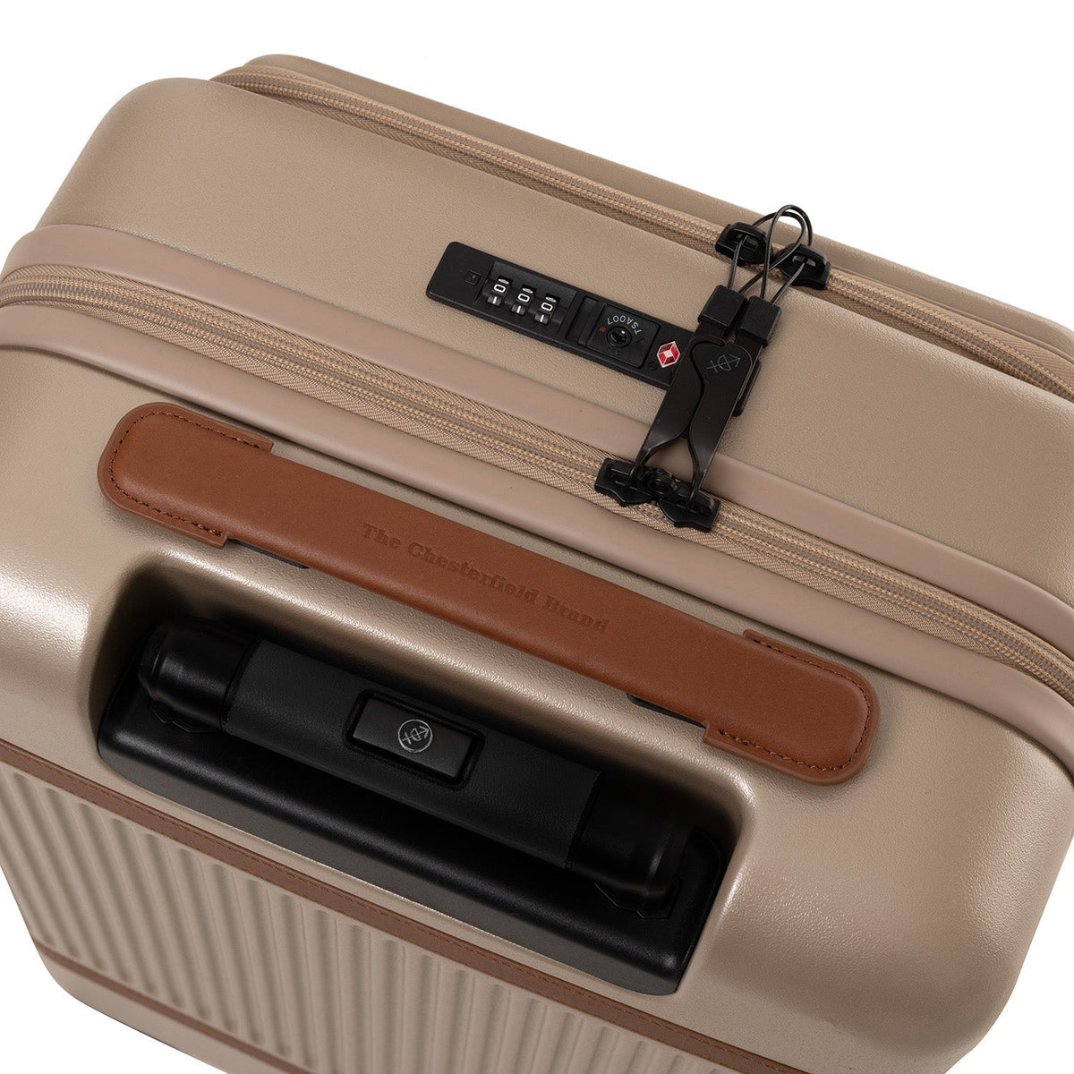 
Viselési perspektíva:  Hand Luggage Suitcase Front Pocket Zuna Női Női modellen természetes nappali fényben
