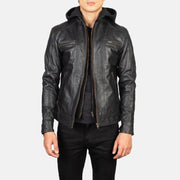 
Hector Fekete Hooded Bőr Motoros Dzseki Férfi in Black Cowhide Leather - Elölnézet & testre szabott sziluett | Online vásárlás