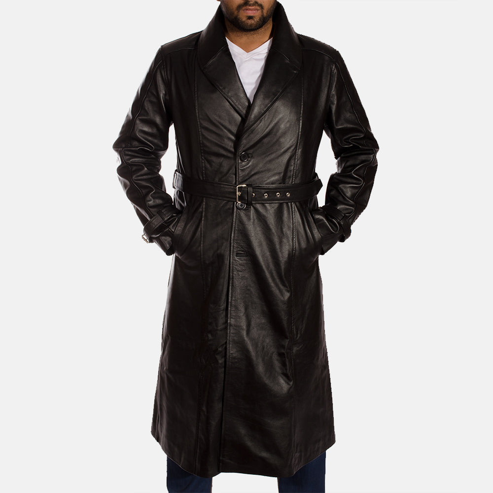 
Black Cowhide Leather Trench Coat - Hátulnézet precíz vállilleszkedéssel és tiszta szegéllyel