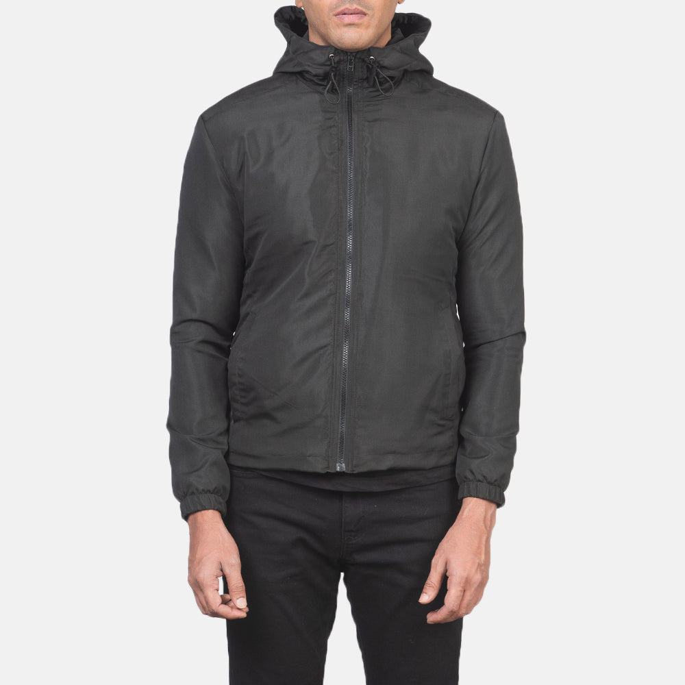 
Közeli részlet of High Neck with Hood & Zipper with wind flap Hardware on Jimmy Fekete Hooded Windbreaker Bőrdzseki Férfi