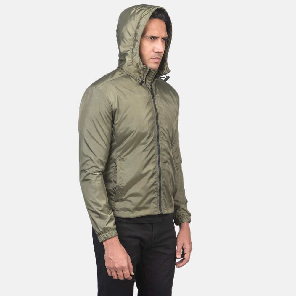 
Green Nylon Hooded Jacket - Hátulnézet precíz vállilleszkedéssel és tiszta szegéllyel