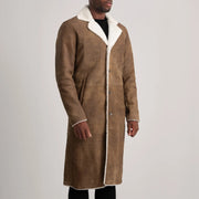 
Distressed Brown Sheepskin Snuffed Aviator Jacket - Hátulnézet precíz vállilleszkedéssel és tiszta szegéllyel