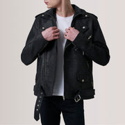 
Kole Distressed Fekete Leather Double Rider Bőrdzseki Férfi in Distressed Black Sheepskin Snuffed - Elölnézet & testre szabott sziluett | Online vásárlás