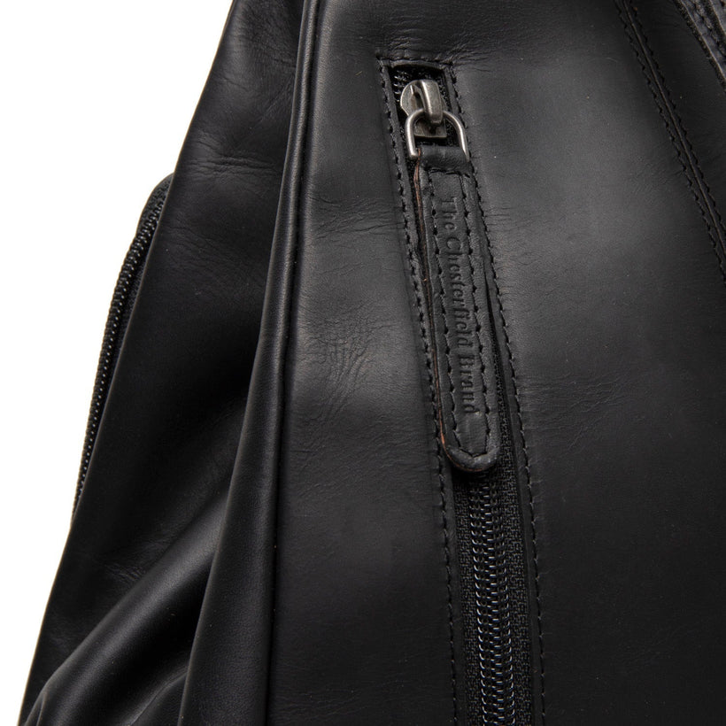 Howard Full-Grain Leather Backpack női