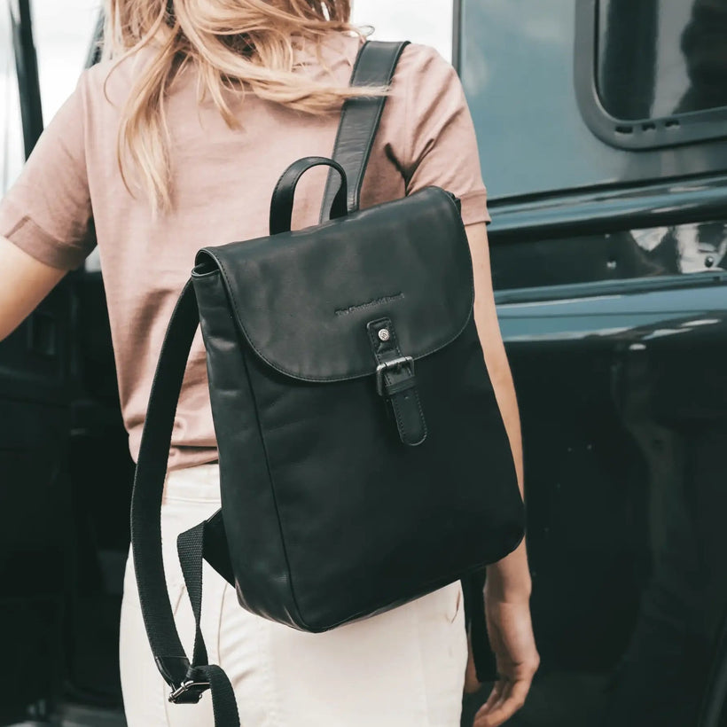 Vermont Full-Grain Leather Backpack női