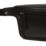 
Solid Antique Brass Hardware & Heavy-Duty Dual Zipper Detail on Toronto Bőr övtáska