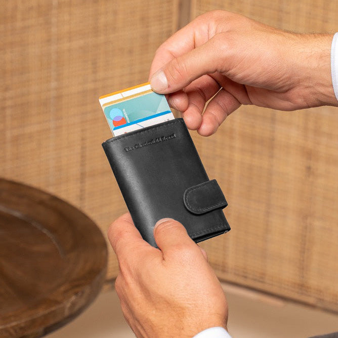 
Classic 100% Full-Grain Leather Card Holder - Hátulnézet megerősített bőrpántokkal
