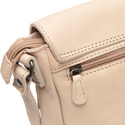 
Belső bélés nézet Showing Dedicated Padded Laptop Sleeve & Multi-Compartment Organization