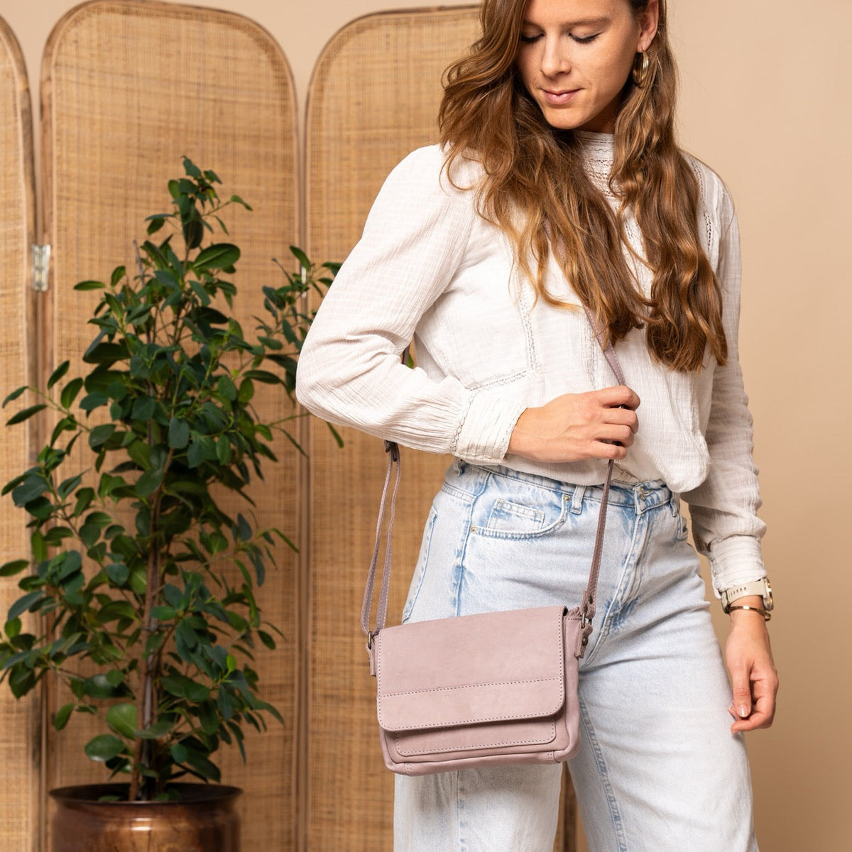 
Ann Bőr keresztpántos táska – alternate product view 3
