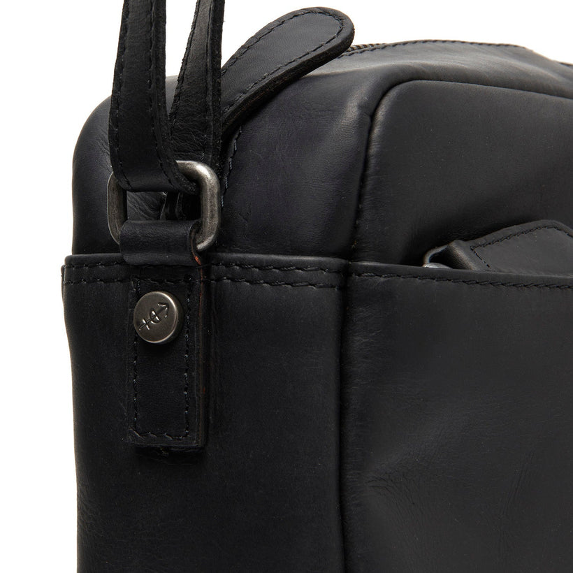 Arona Full-Grain Leather Crossbody Bag női