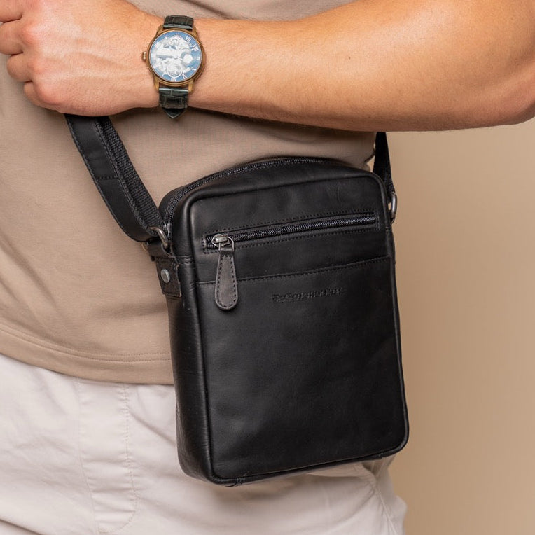 
Classic 100% Full-Grain leather Bag - Hátulnézet megerősített bőrpántokkal