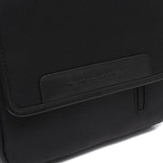 
Belső bélés nézet Showing Dedicated Padded Laptop Sleeve & Multi-Compartment Organization