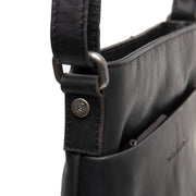 
Belső bélés nézet Showing Dedicated Padded Laptop Sleeve & Multi-Compartment Organization