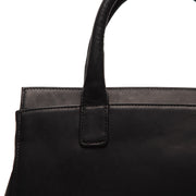 
Közeli részlet of Classic Collar & Heavy-Duty Zipper Hardware on Garda Bőr kézitáska