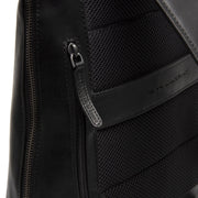 
Belső bélés nézet Showing Dedicated Padded Laptop Sleeve & Multi-Compartment Organization