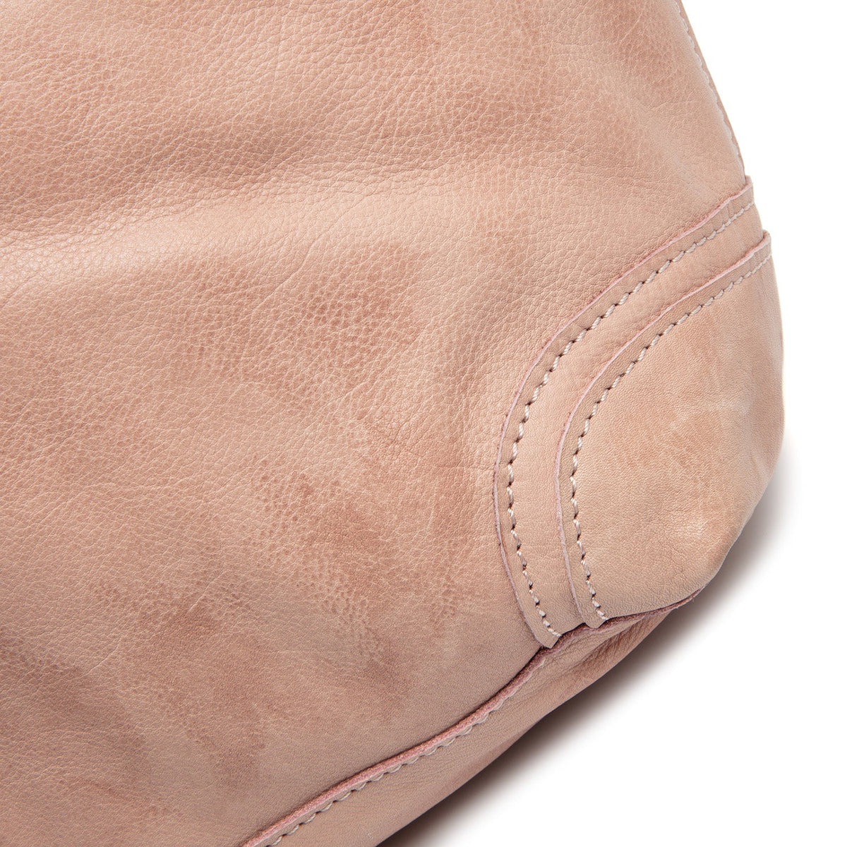 
Belső bélés nézet Showing Dedicated Padded Laptop Sleeve & Multi-Compartment Organization