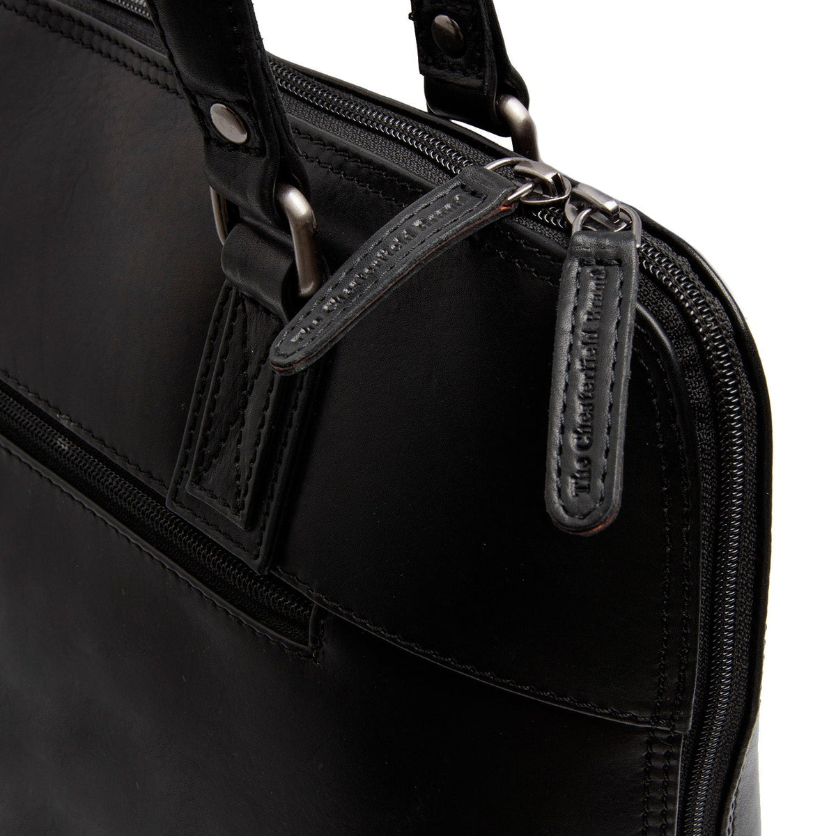 
Belső bélés nézet Showing Dedicated Padded Laptop Sleeve & Multi-Compartment Organization