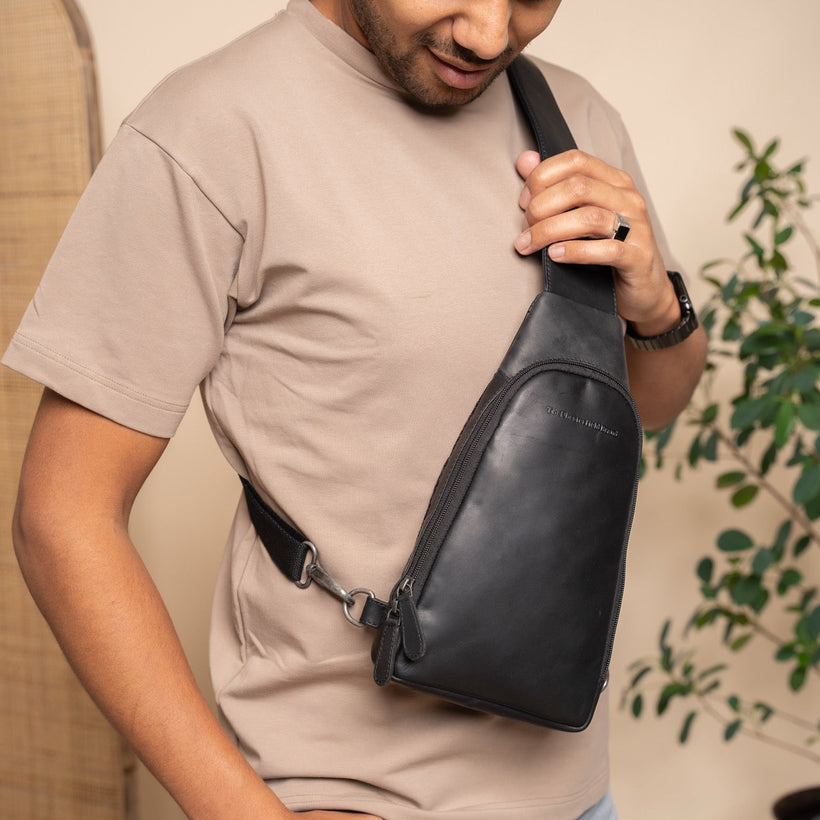 Leather Sling Bag Bowey női