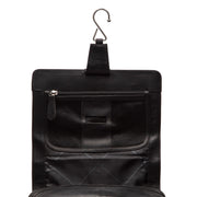 
Közeli részlet of Classic Collar & Heavy-Duty Zipper Hardware on Rosario Bőr neszesszer