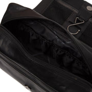 
Belső bélés nézet Showing Quilted Viscose Lining & Két funkcionális belső zseb