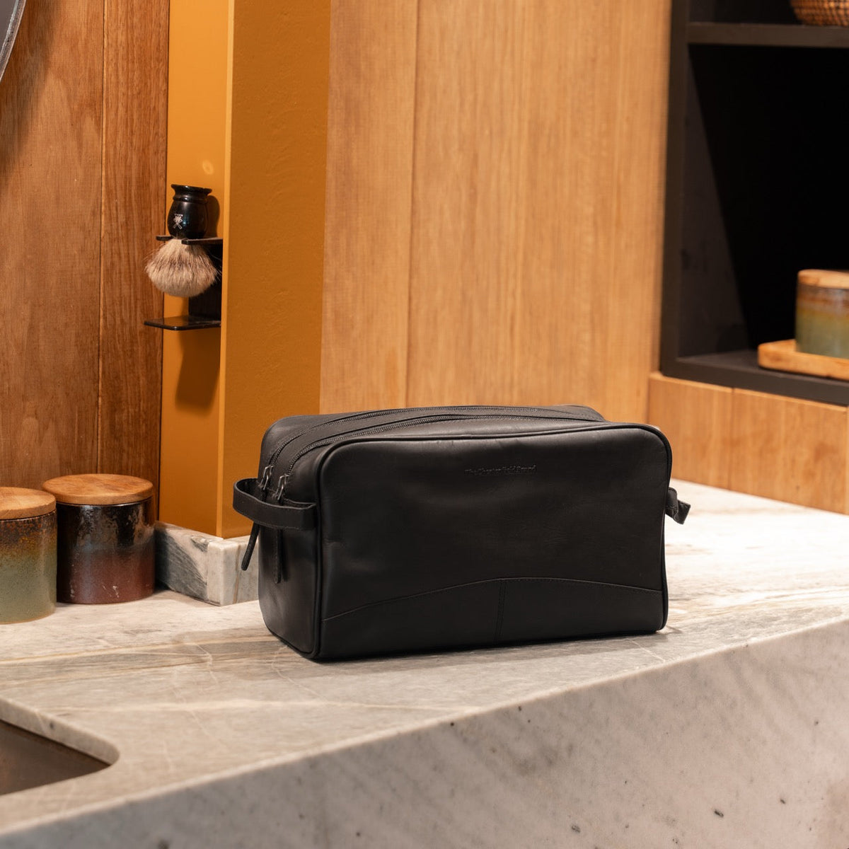 
Classic 100% Full-Grain leather Goods - Hátulnézet precíz vállilleszkedéssel és tiszta szegéllyel