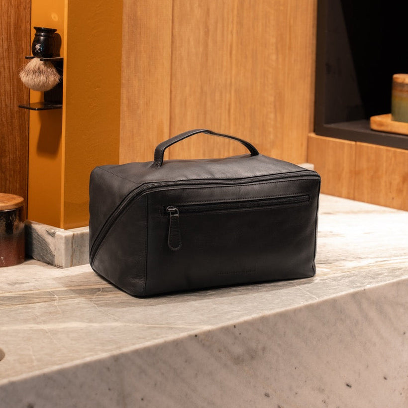 Trevia Full-Grain Leather Toiletry Bag női