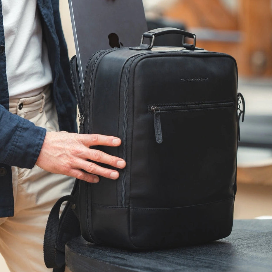 
Classic 100% Full-Grain leather Backpack - Hátulnézet megerősített bőrpántokkal