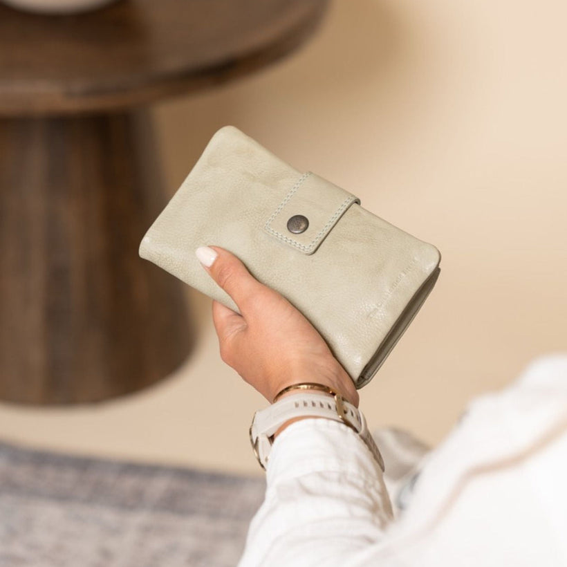 Fresno Full-Grain Leather Wallet női