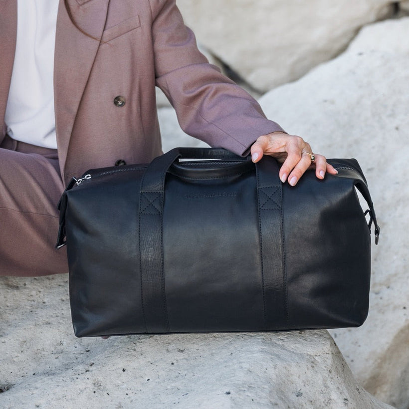 Conor Full-Grain Leather Weekender Bag női