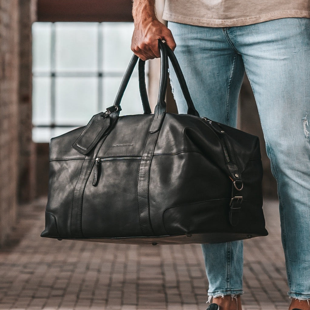 
Classic 100% Full-Grain Leather Duffle Bag - Hátulnézet megerősített bőrpántokkal