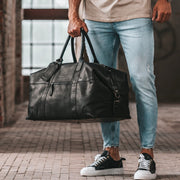 
Classic 100% Full-Grain Leather Duffle Bag - Hátulnézet megerősített bőrpántokkal