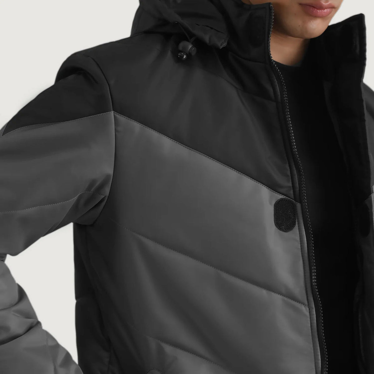 
Belső bélés nézet Showing Quilted Viscose Lining & Két funkcionális belső zseb