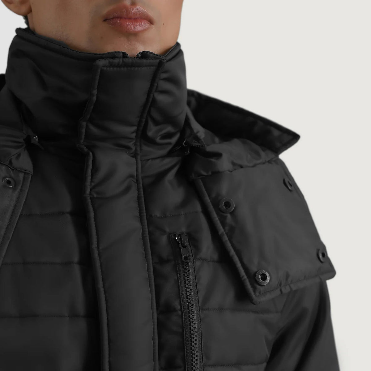 
Belső bélés nézet Showing Quilted Viscose Lining & Két funkcionális belső zseb