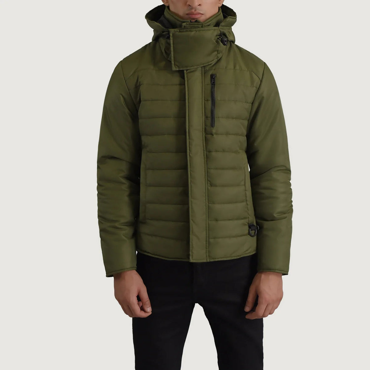 
Malcolm Zöld Hooded Puffer Bőrdzseki Férfi - Oldalnézet az ergonomikus ujjkialakítással