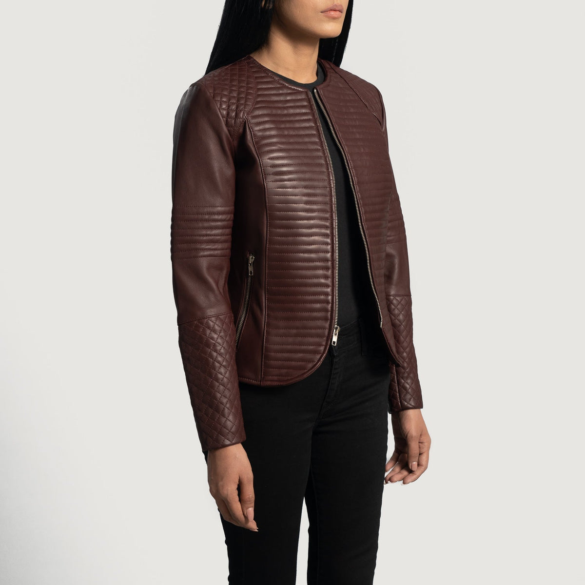 
Maroon Sheepskin Leather Biker Jacket - Hátulnézet precíz vállilleszkedéssel és tiszta szegéllyel