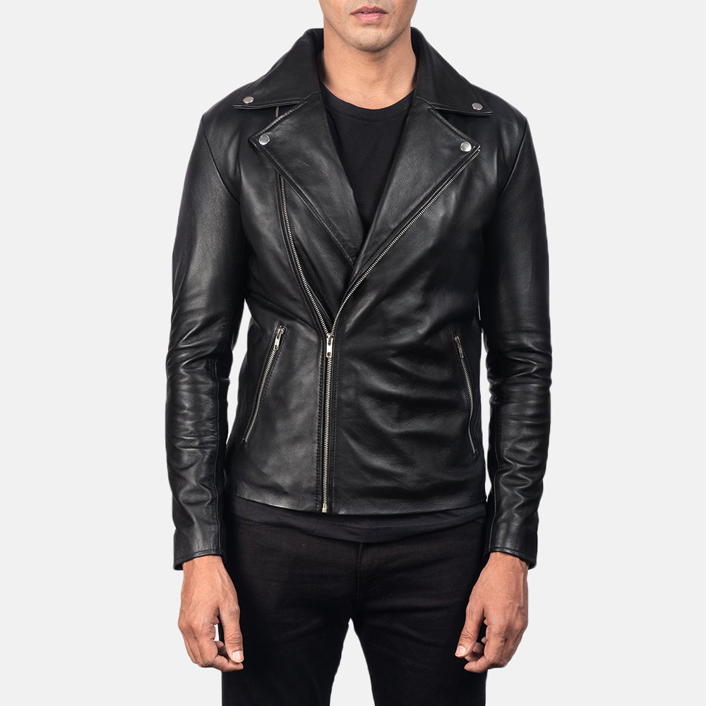 
Noah Black Leather Biker Jacket - Oldalnézet az ergonomikus ujjkialakítással