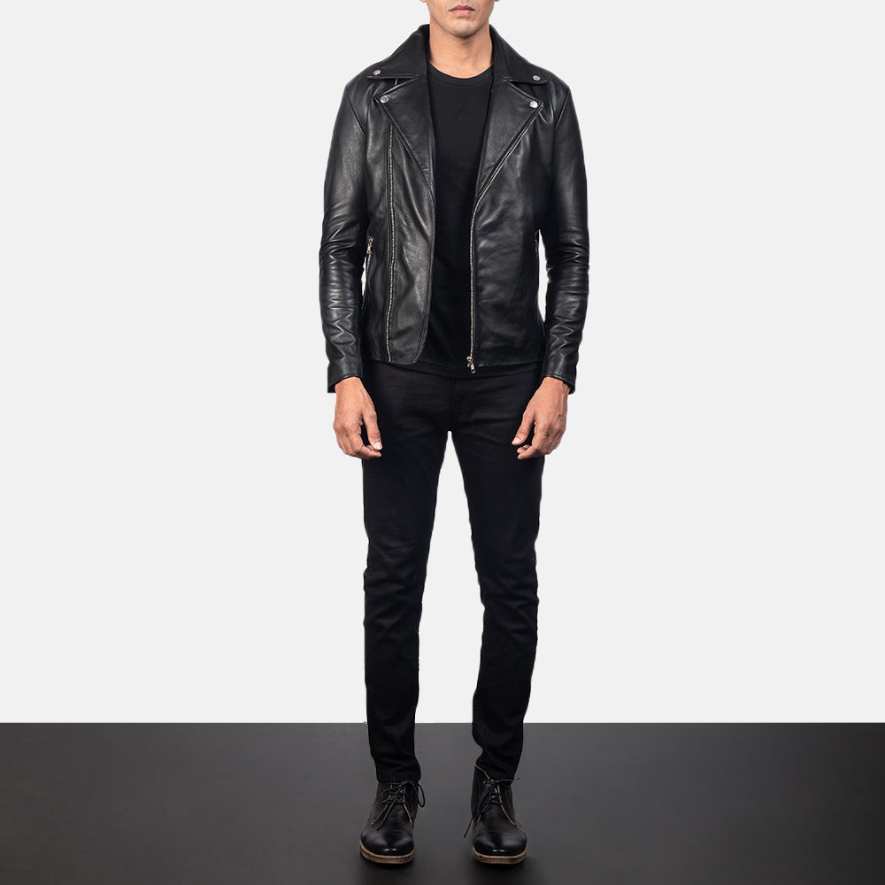 
Közeli részlet of Notch & Zipper Hardware on Noah Black Leather Biker Jacket