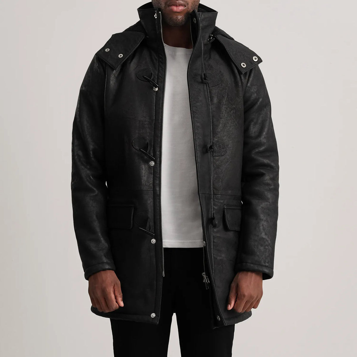 
Nolan Black Snuffed Leather Duffle Coat in Distressed Black Sheepskin Snuffed - Elölnézet & testre szabott sziluett | Online vásárlás