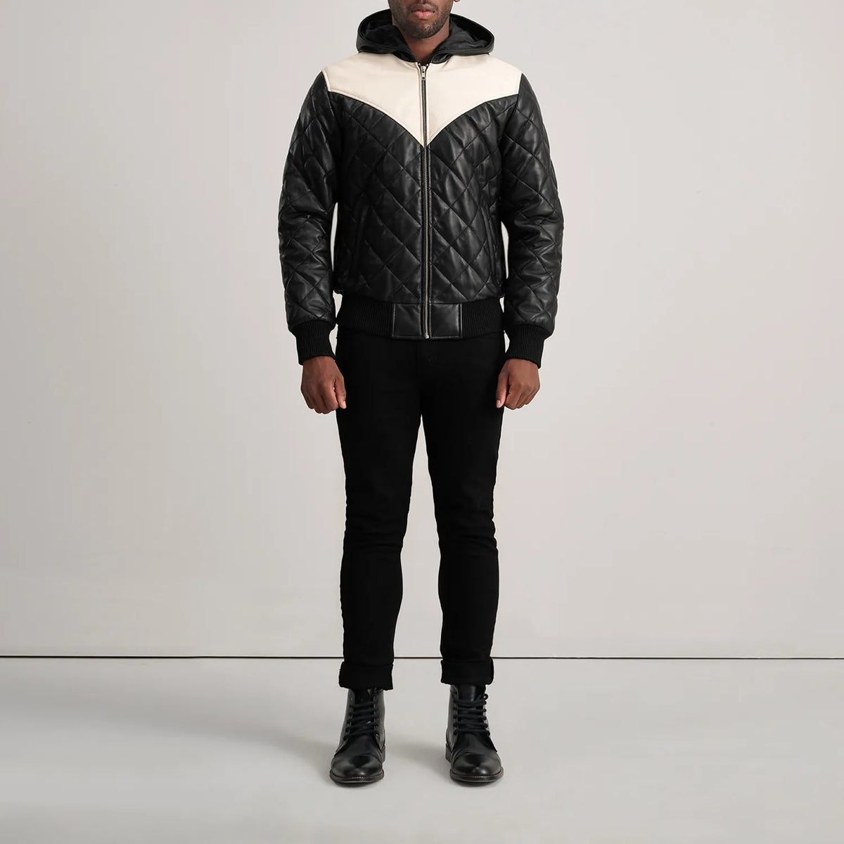 
Norman Tan Hooded Bomber Leather Puffer Jacket - Oldalnézet az ergonomikus ujjkialakítással