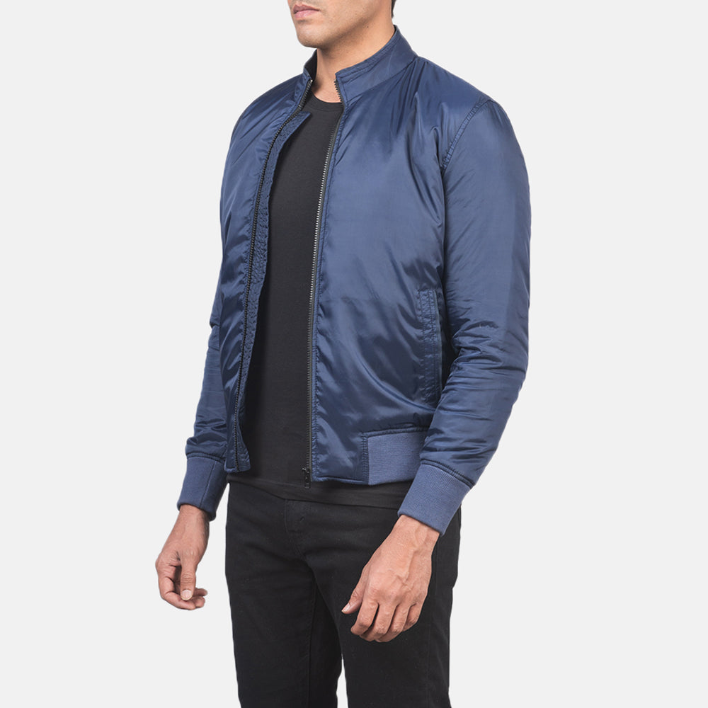 
Blue Nylon Bomber Jacket - Hátulnézet precíz vállilleszkedéssel és tiszta szegéllyel