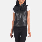
Közeli részlet of Band & Zipper Hardware on Rayne Moto Fekete Bőrmellény Női