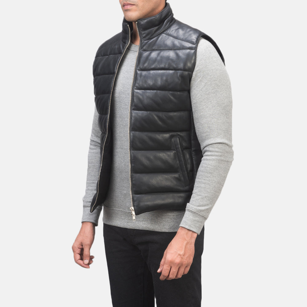 
Black Sheepskin leather Vest - Hátulnézet precíz vállilleszkedéssel és tiszta szegéllyel